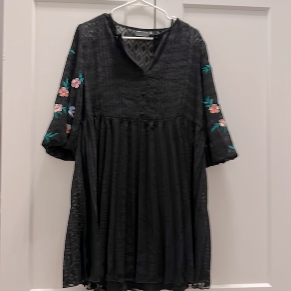 ASOS Design button front embroidered pleated dress - Picture 7 of 7